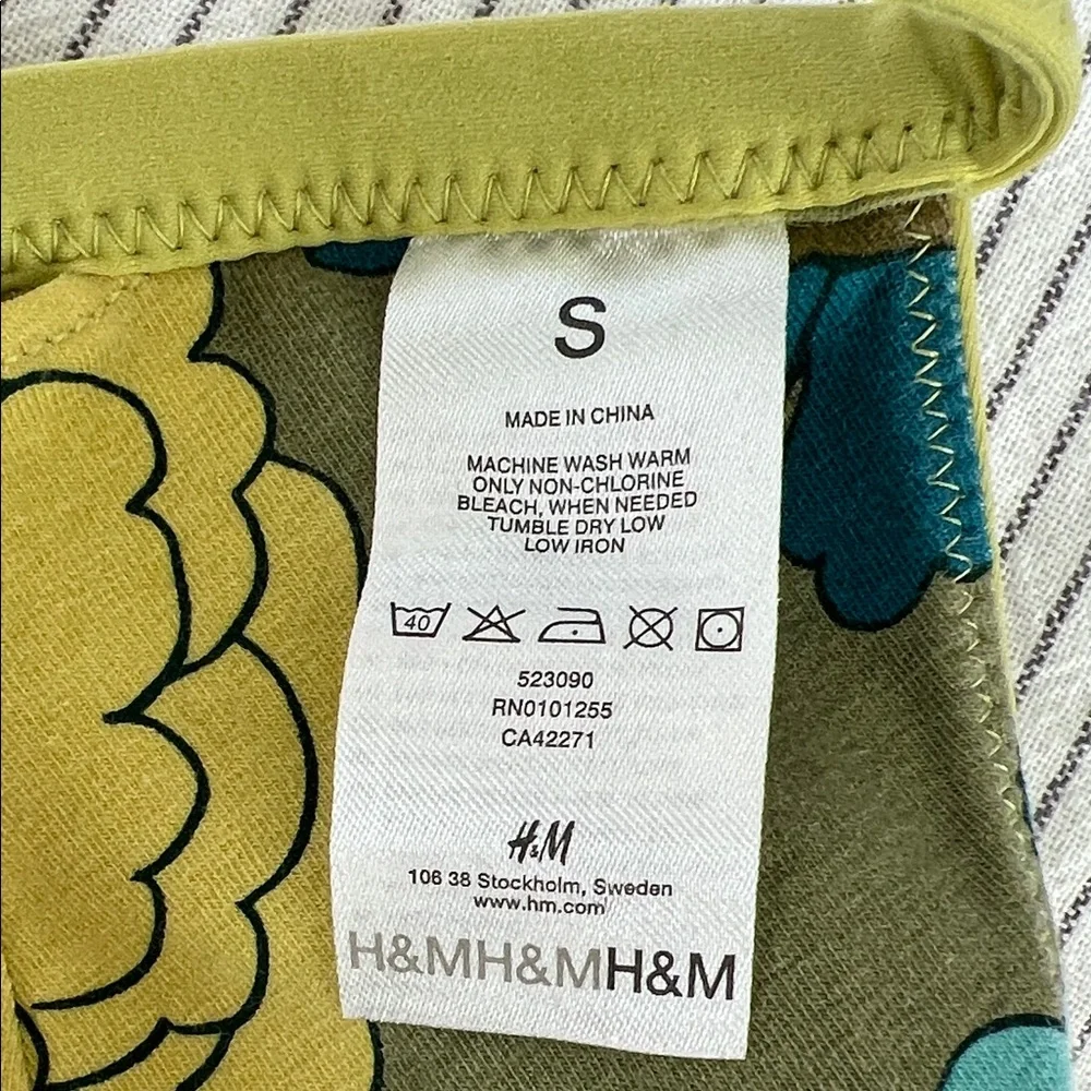 💚BUY 3 for $15💚 💚 H&M Green Bikini Top